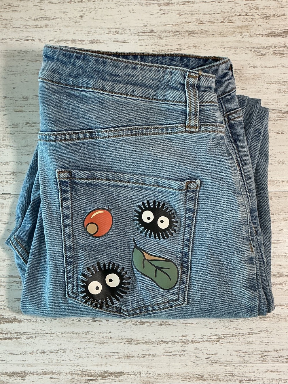 Her Universe My Neighbor Totoro Mom Jeans Hot Topic Ghibli Light Wash Denim 13 - Picture 12 of 16